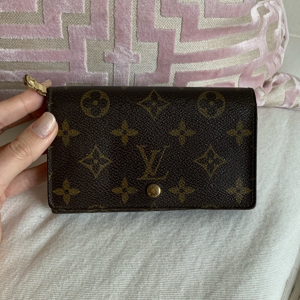 Authentic Louis Vuitton Porte Monnaie wallet